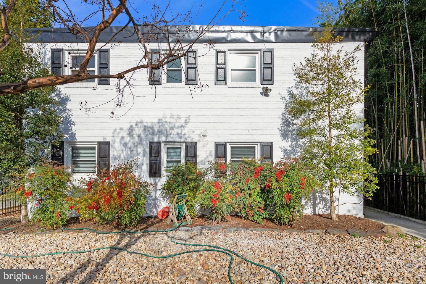 Property Photo: 504 E Alexandria Avenue 2 VA 22301