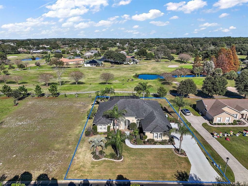 Property Photo:  527 Dowling Circle  FL 32159 