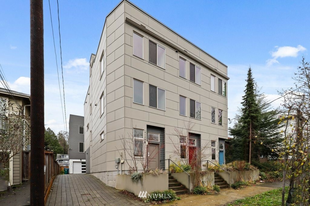 Property Photo: 4138 A 25th Avenue SW WA 98106