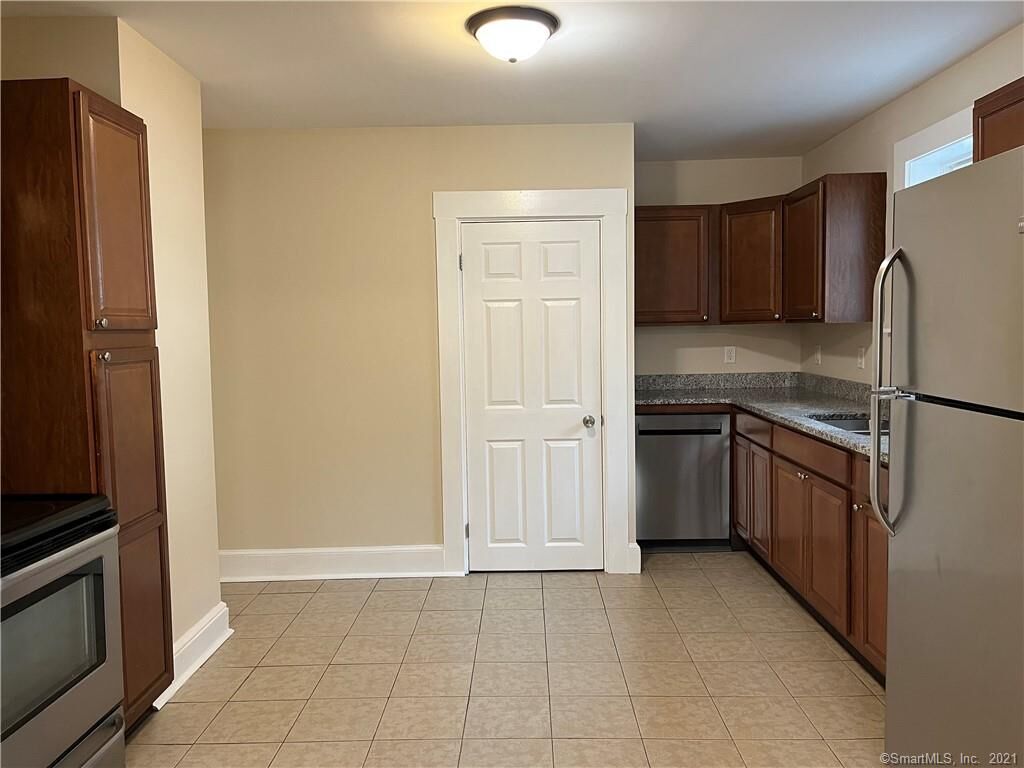 Property Photo:  444 Crown Street  CT 06450 