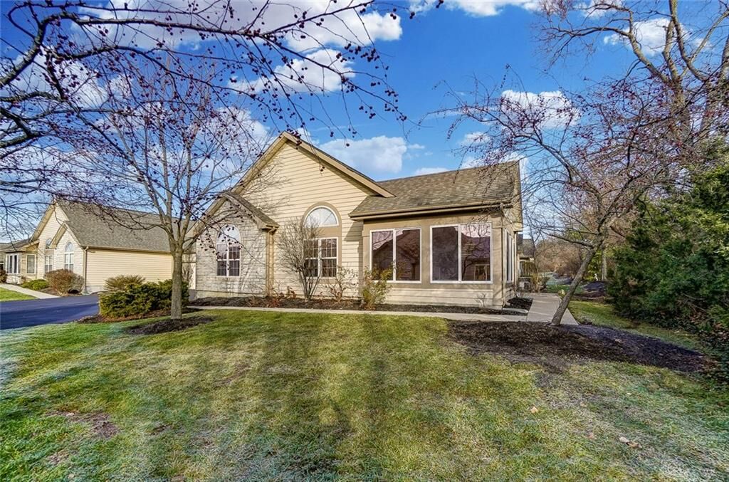 Property Photo: 72 Villa Pointe Drive OH 45066
