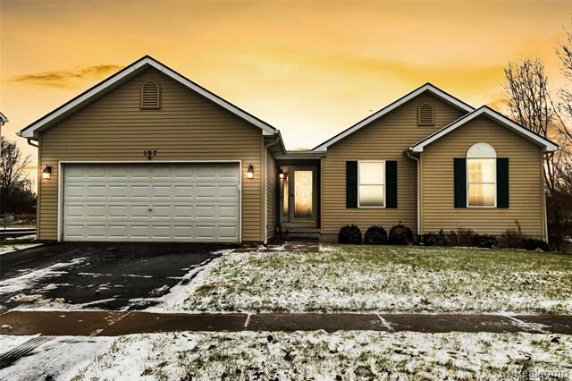 Property Photo:  197 Coyote Court  MI 48169 