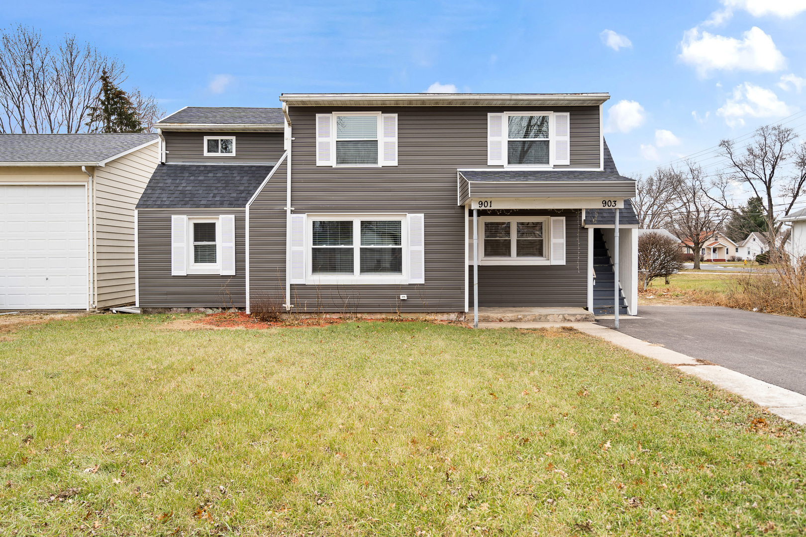 Property Photo:  903 Short Street  IL 61111 