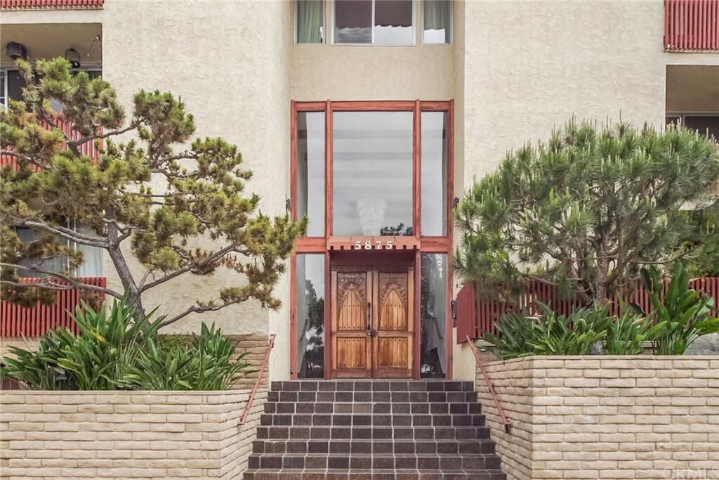 Property Photo:  5875 Doverwood Drive 309  CA 90230 