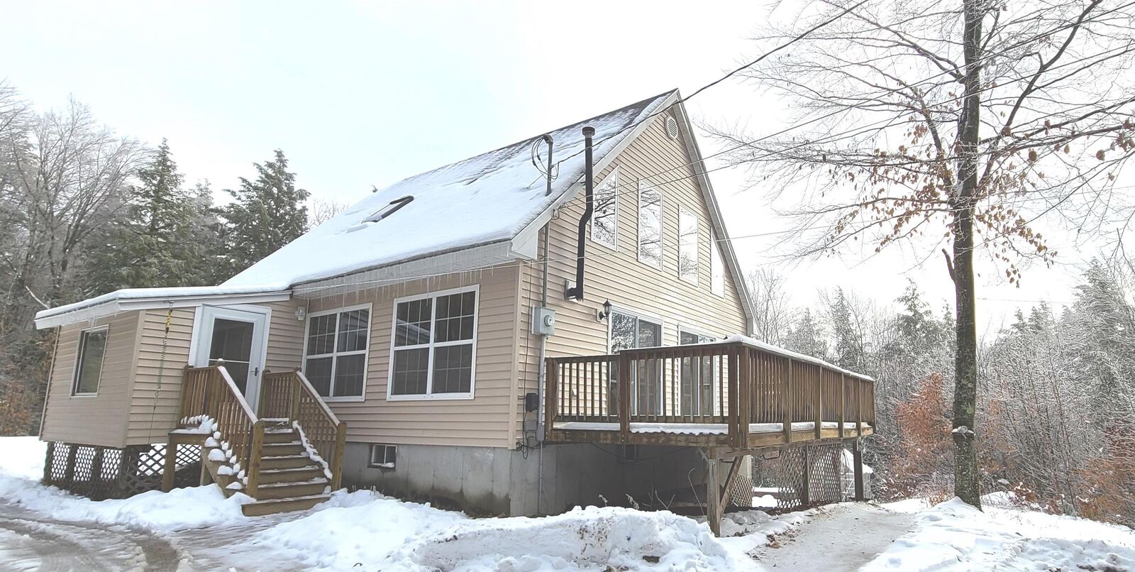 Property Photo:  9 Rainbow Drive  NH 03814 