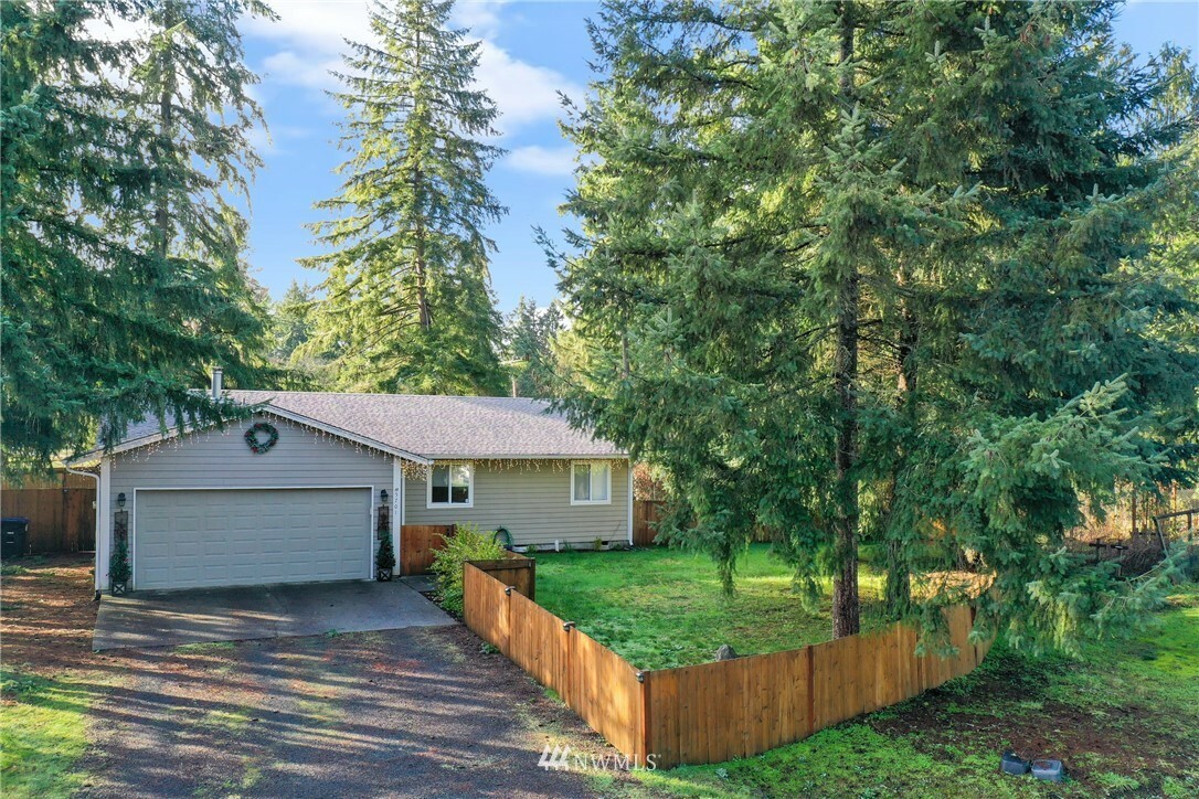 Property Photo:  5701 Renee Court SE  WA 98513 