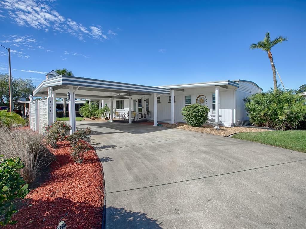 Property Photo:  909 Southland Drive  FL 32778 