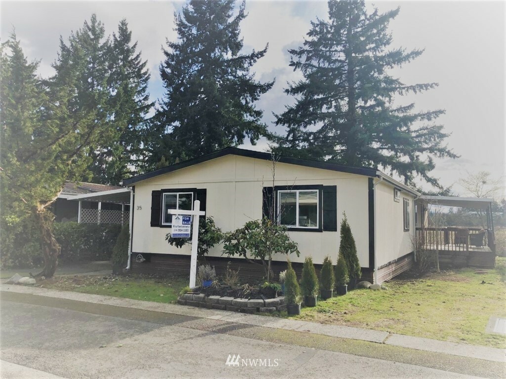 Property Photo:  18425 NE 95th Street 35  WA 98052 