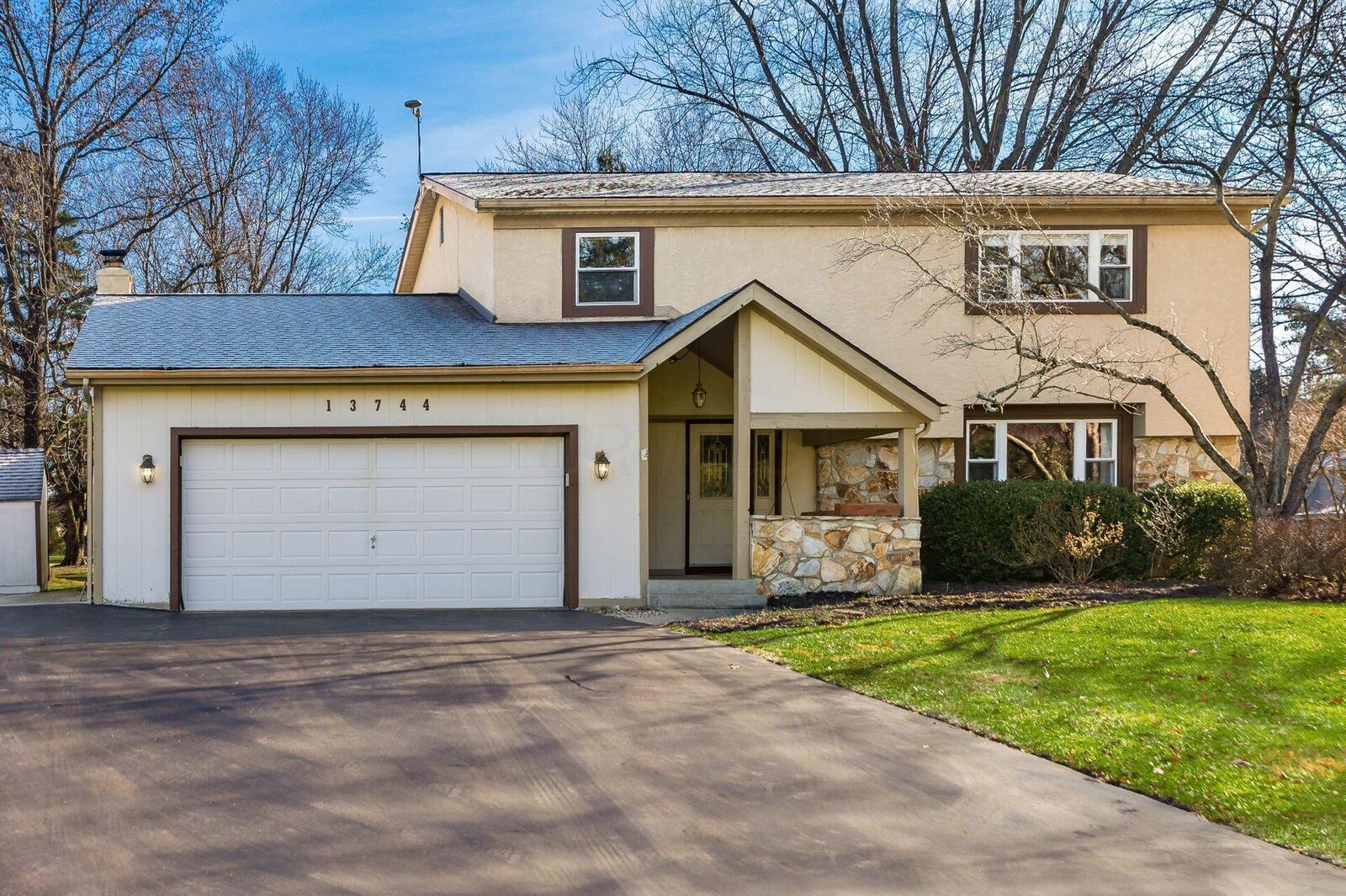 Property Photo:  13744 Stonehenge NW Circle  OH 43147 