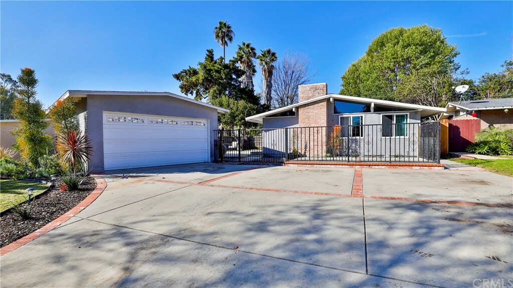 Property Photo:  741 N Dexford Drive  CA 90631 