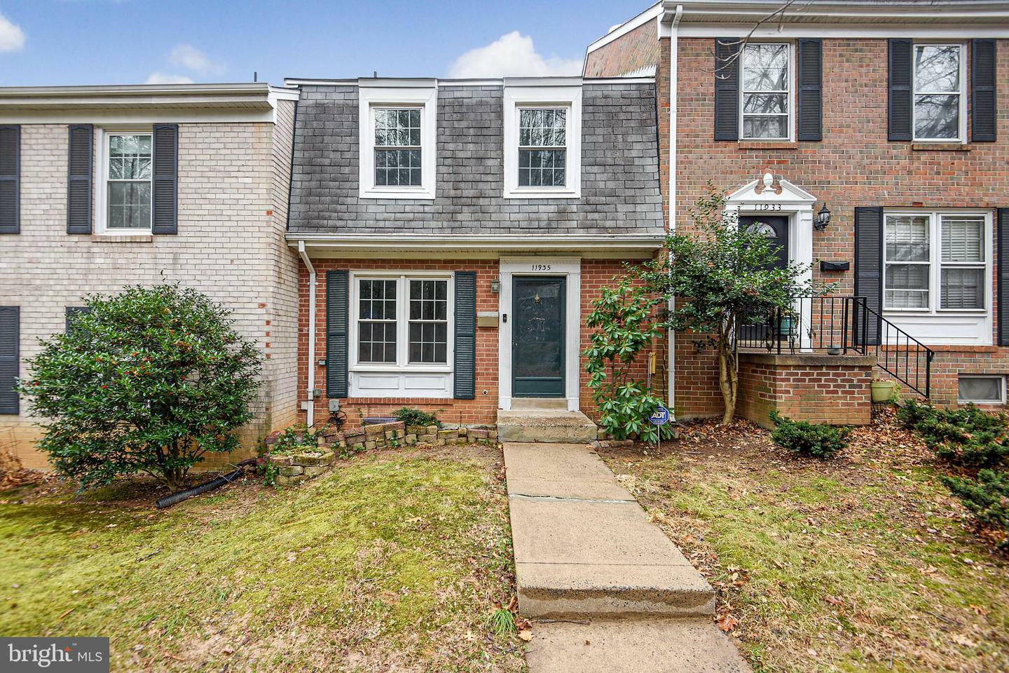 Property Photo:  11935 Travistock Court  VA 20191 