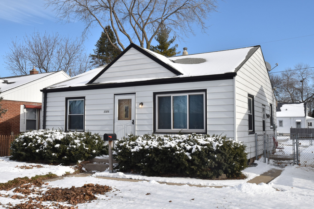 Property Photo:  3386 S Chase Ave  WI 53207 