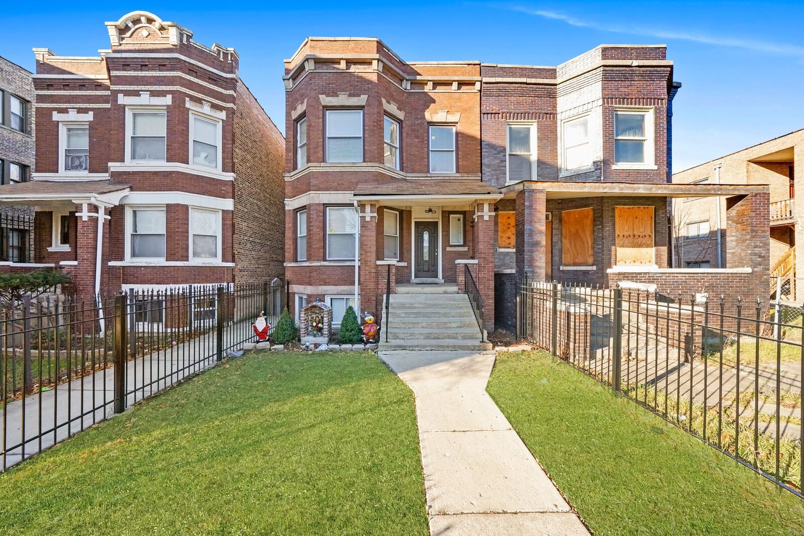 Property Photo: 110 N Waller Avenue N IL 60644