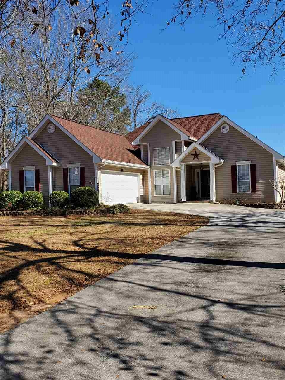 Property Photo: 208 Shane Circle GA 31069