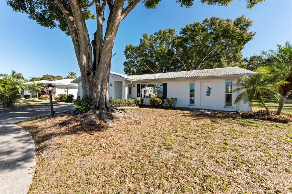 Property Photo:  4309 Lemonwood Circle  FL 34208 