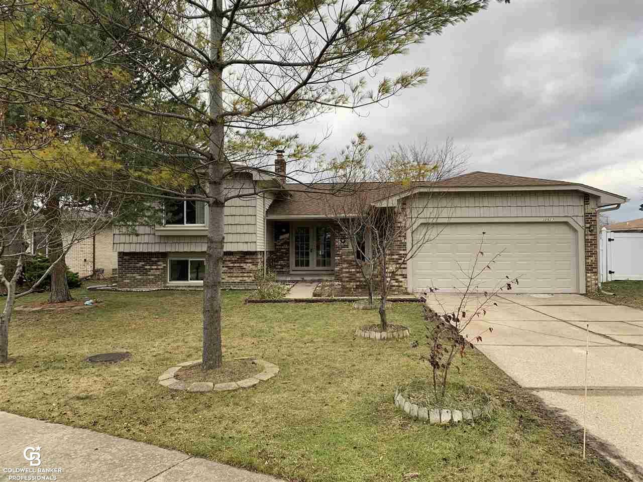 Property Photo: 38927 Claremont Court MI 48310
