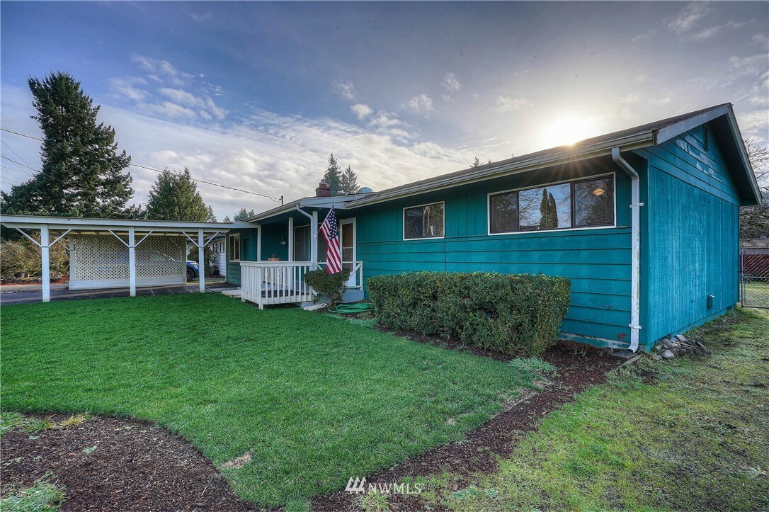 Property Photo:  912 141st Street S  WA 98444 