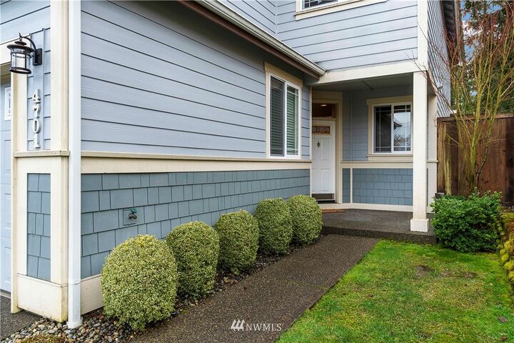 Property Photo:  4701 Helena Avenue SE  WA 98503 