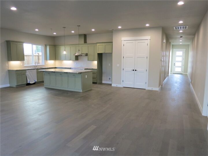 Property Photo:  2032  5th Place  WA 98290 