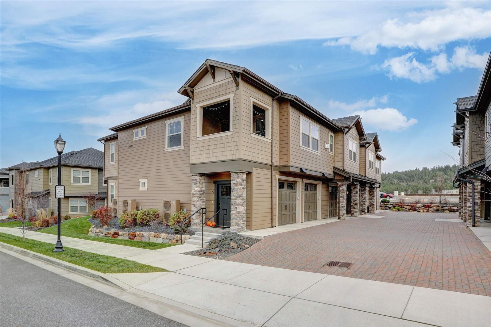 Property Photo:  24493 E Pinnacle Ct C  WA 99019-4516 