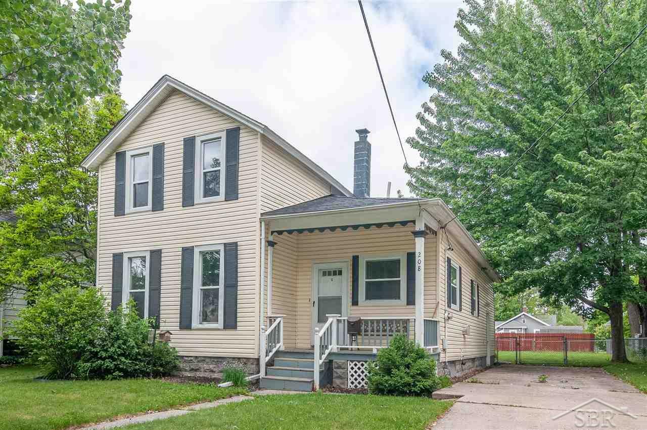 Property Photo:  208 Raymond St  MI 48706 