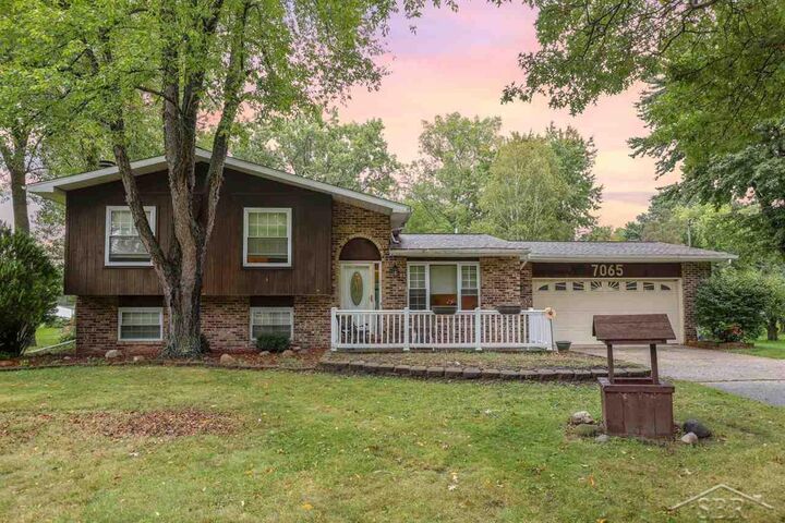 7065 Quain  Birch Run MI 48415 photo