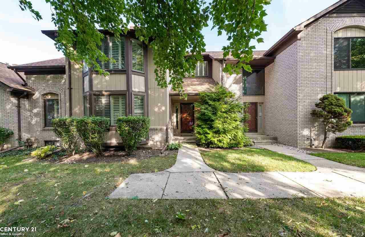 Property Photo:  20485 Villa Grande Cir  MI 48038 