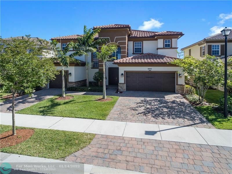 Property Photo:  9860 Lakeview Ln  FL 33076 