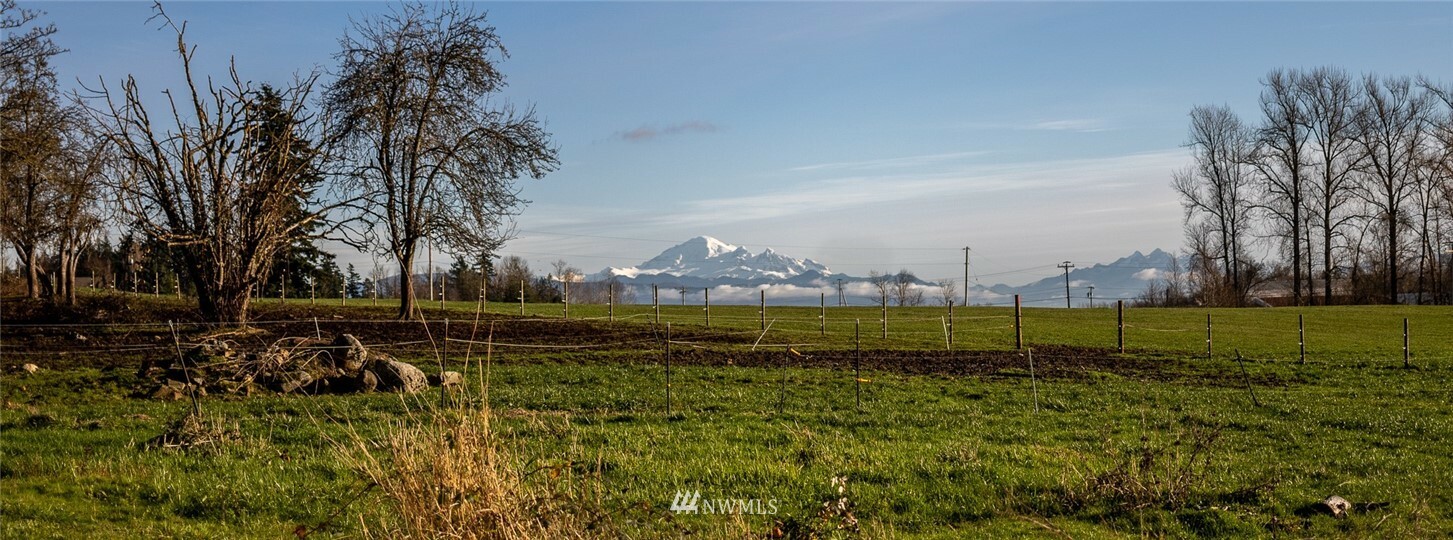 Property Photo:  1858 W Badger Road  WA 98240 