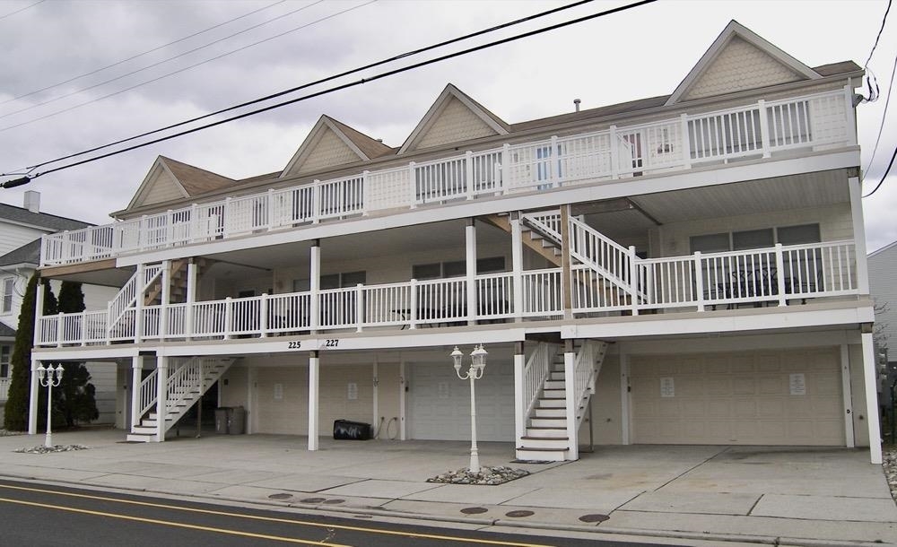 225 E Davis  Wildwood NJ 08260 photo
