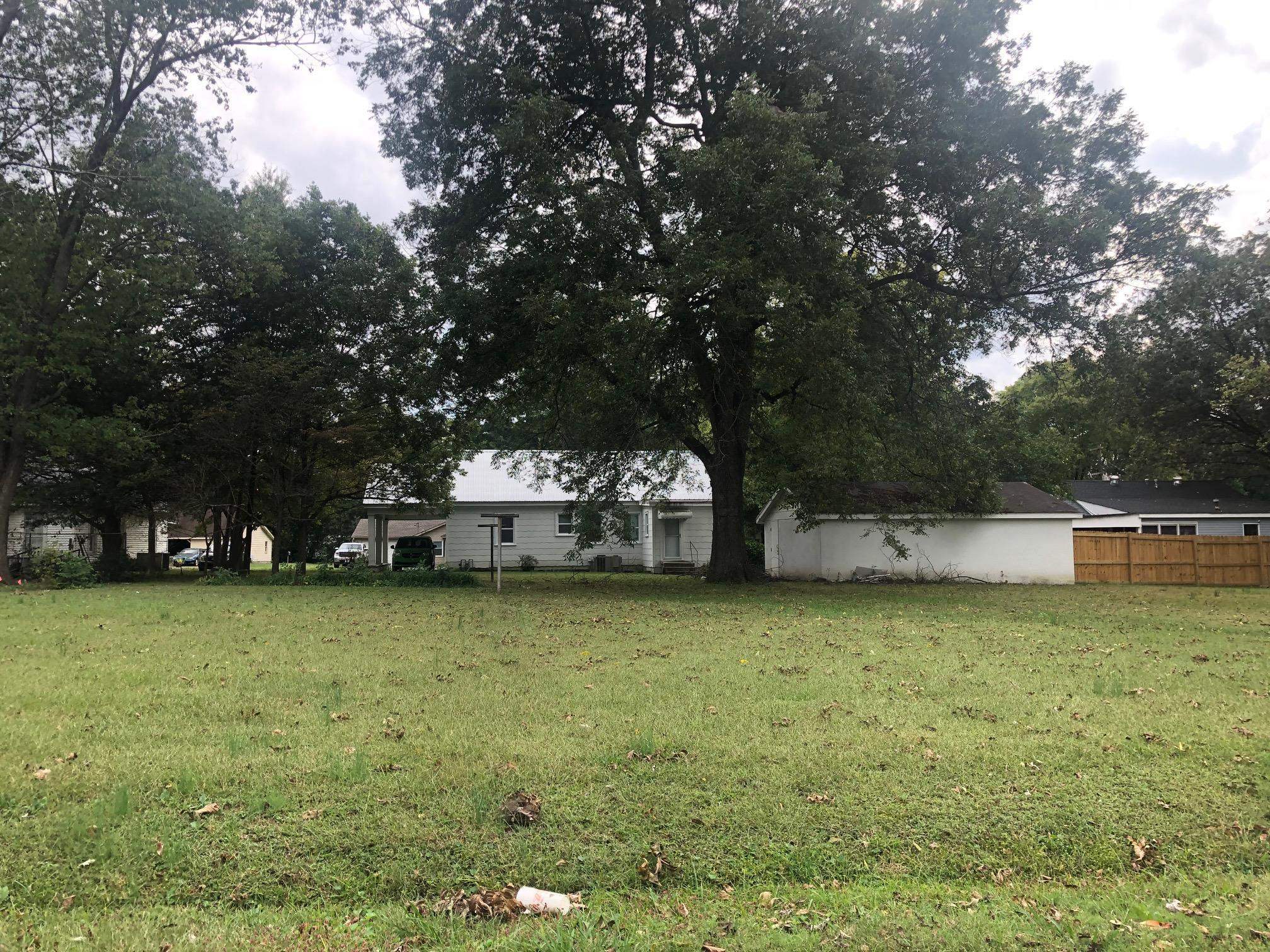 Property Photo:  1626 Brown Street  TN 38343 