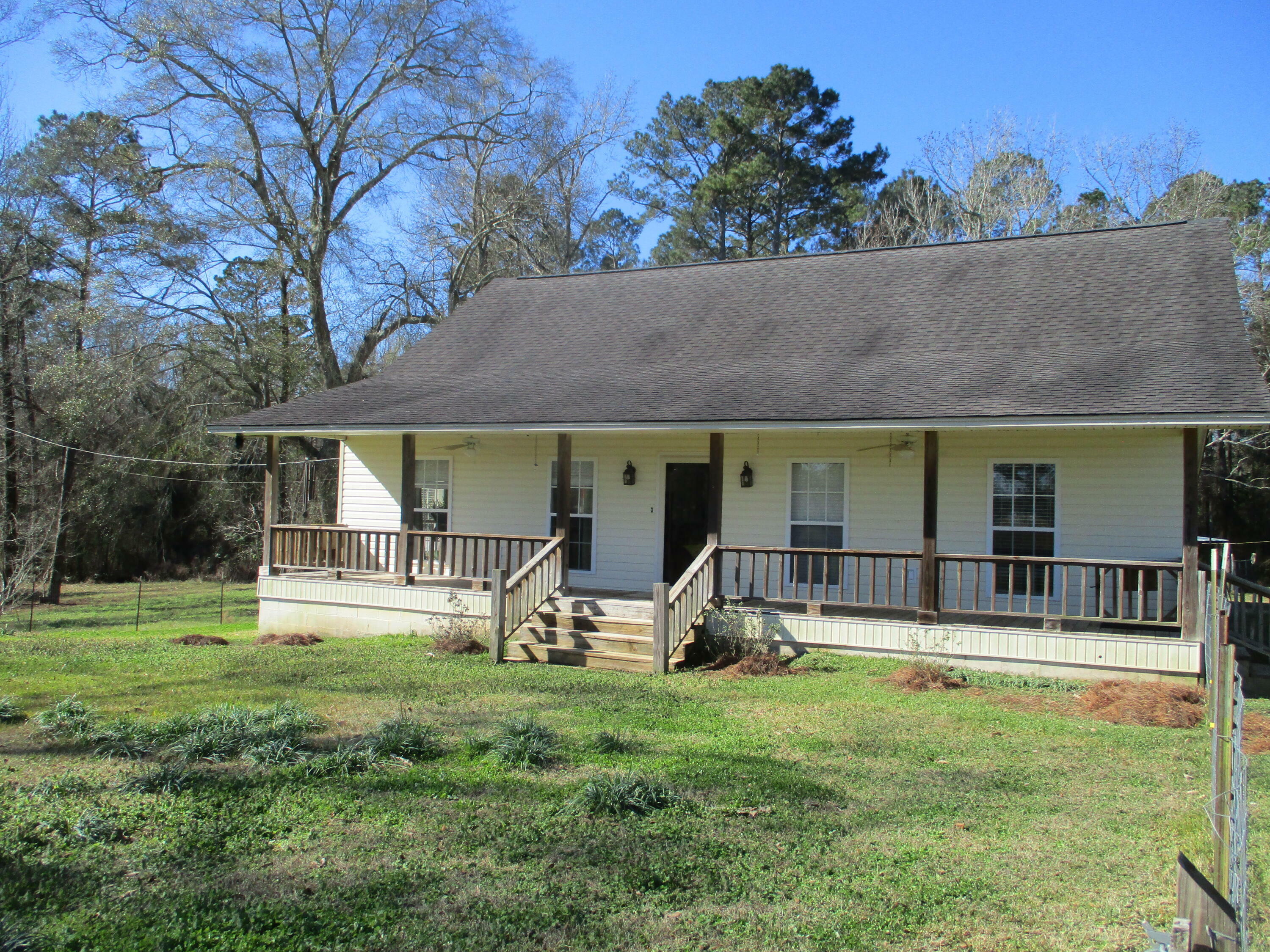 Property Photo:  165 Marion Rd.  MS 39428 