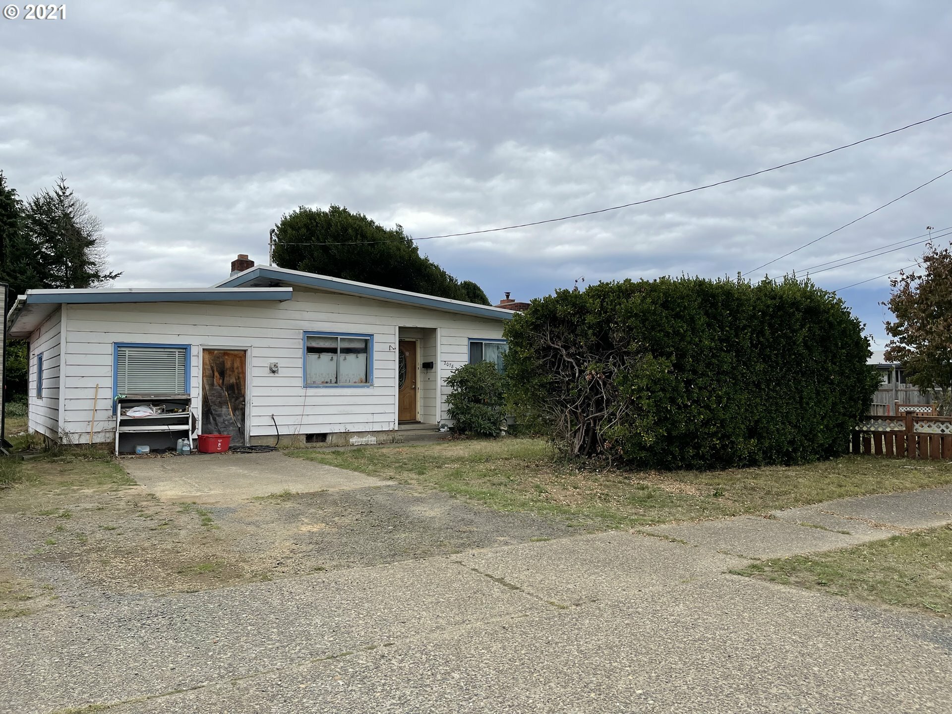 Property Photo:  2078 Everett  OR 97459 