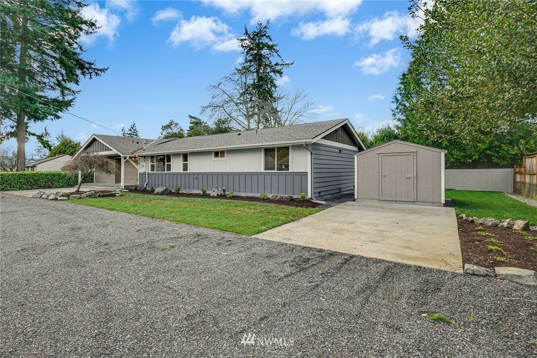 Property Photo:  19015 Ashworth Avenue N  WA 98133 