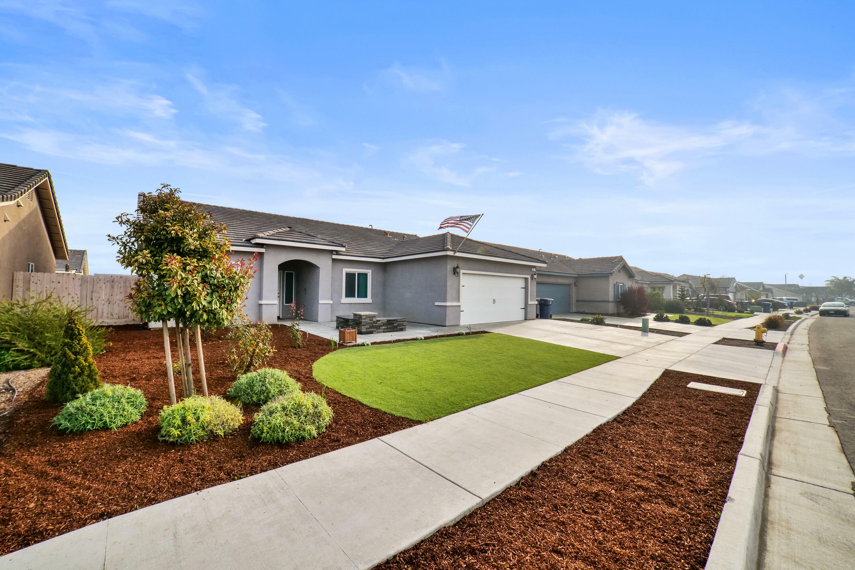 Property Photo:  2441 Tuolumne Avenue  CA 93274 