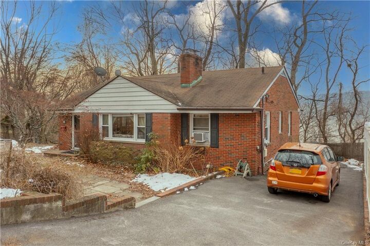 26 Roberts Lane  Yonkers NY 10701 photo