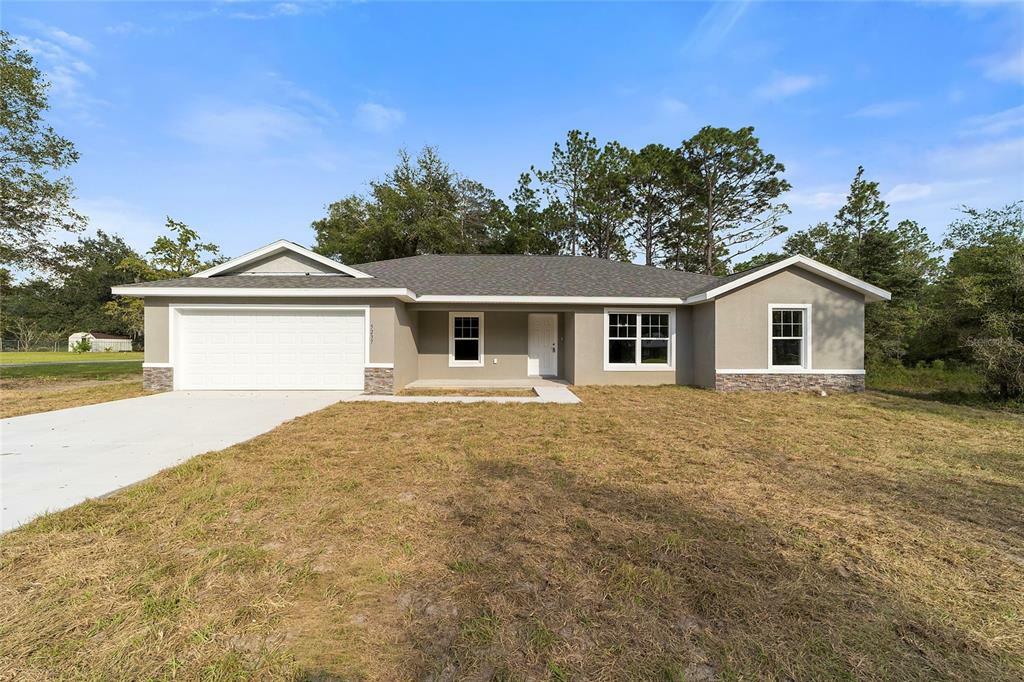 Property Photo:  20250 SW 69th Place  FL 34431 