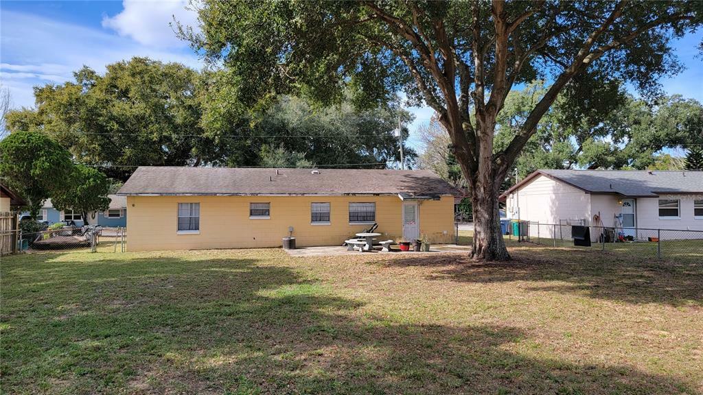 Property Photo:  500 Fern Avenue  FL 32778 