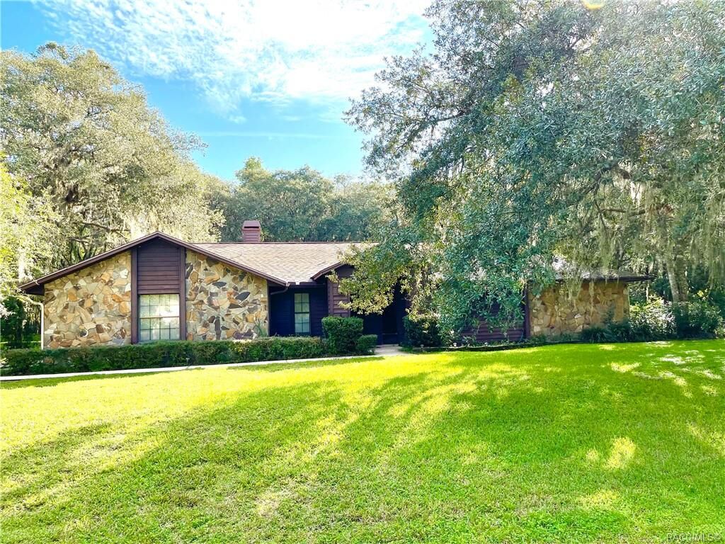 Property Photo:  9457 E Baymeadows Drive  FL 34450 
