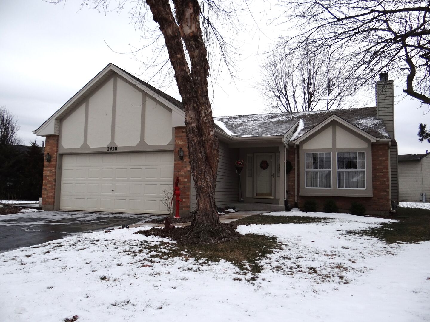 Property Photo:  2430 Pebblewood Court  IL 60506 