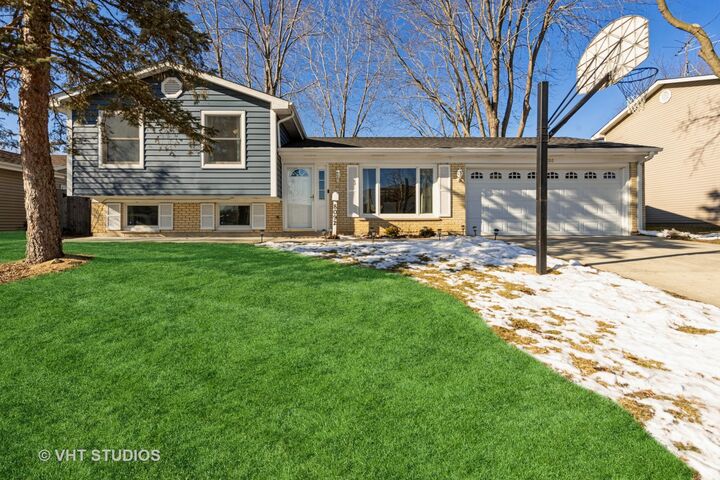 8092 S Carnaby Court  Hanover Park IL 60133 photo