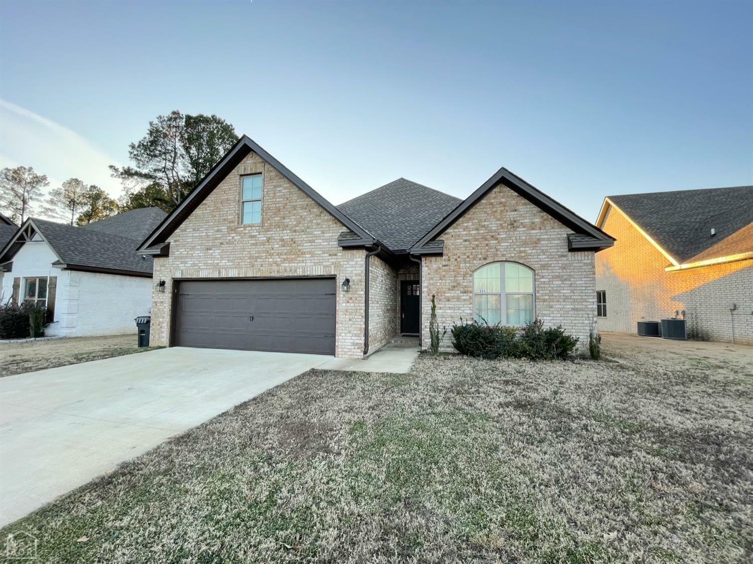 Property Photo:  501 Wiregrass Way  AR 72405 