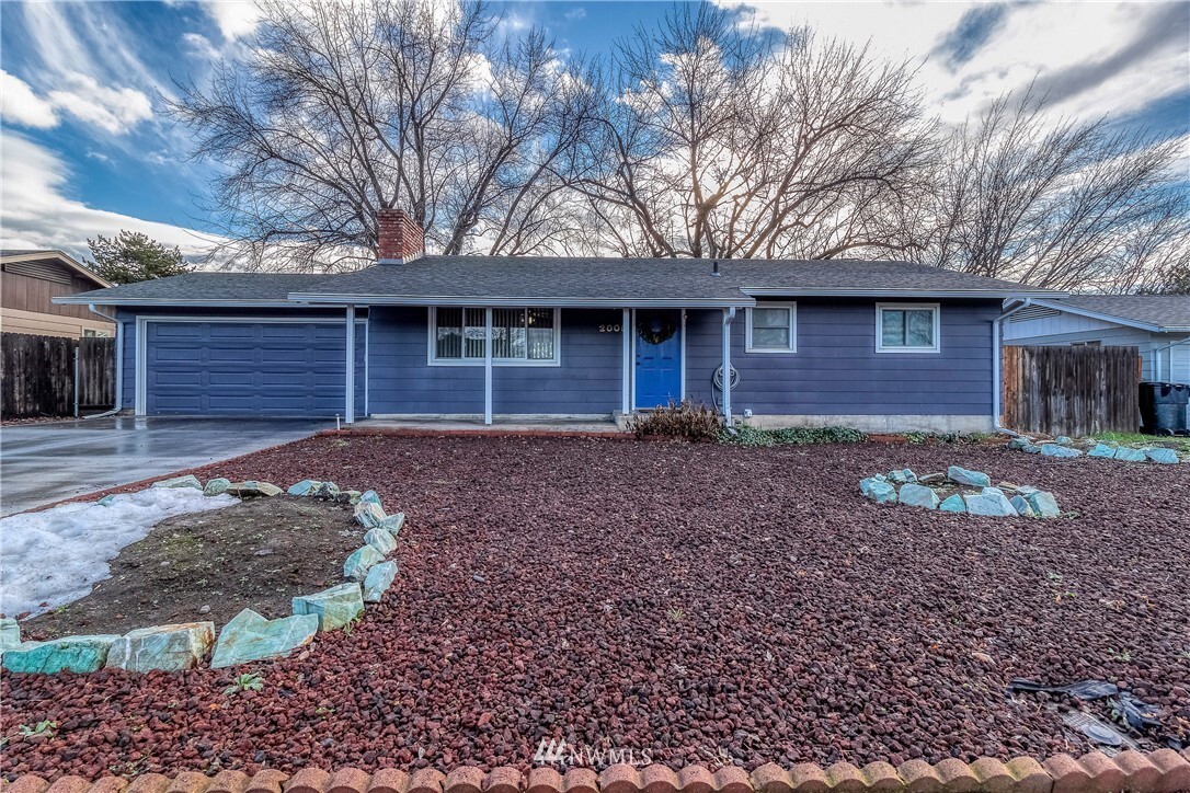 Property Photo: 2005 Glen Erin Drive WA 99362