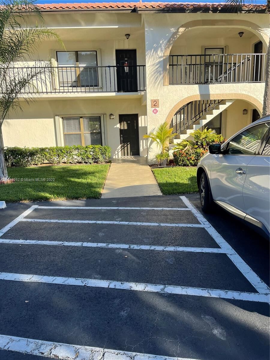 Property Photo: 2 Via De Casas Sur 104 FL 33426