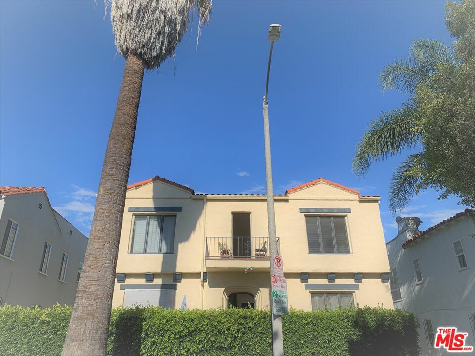 Property Photo:  434  N Ogden Dr  CA 90036 