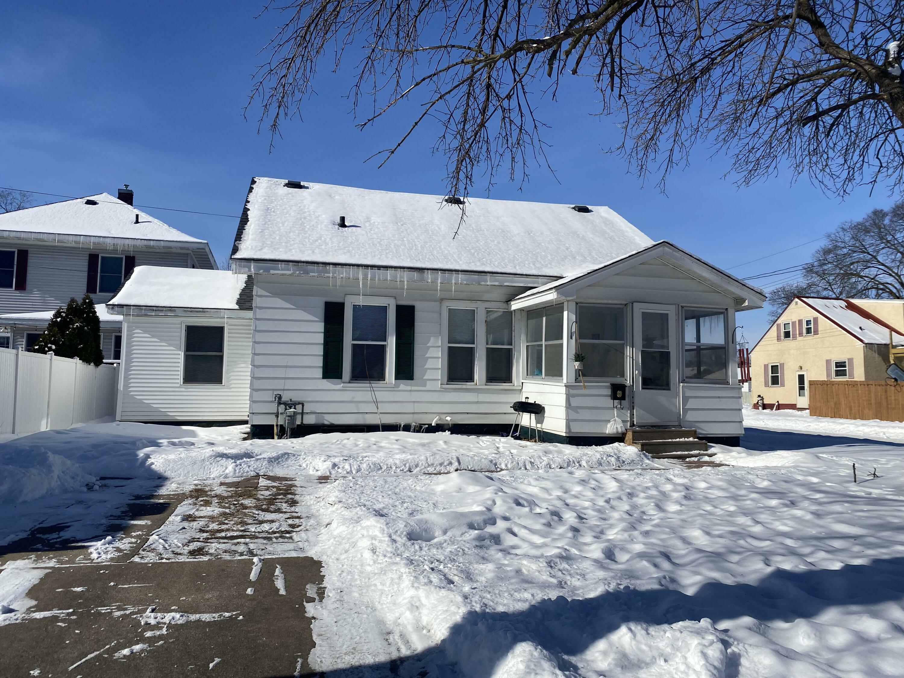 Property Photo:  1506 Palace St  WI 54603 