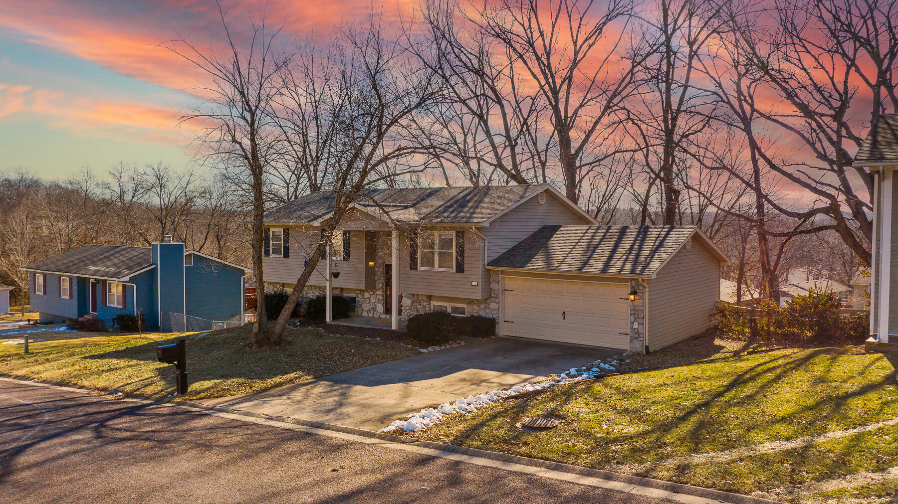 Property Photo:  1750 Crockett Dr  MO 65203 