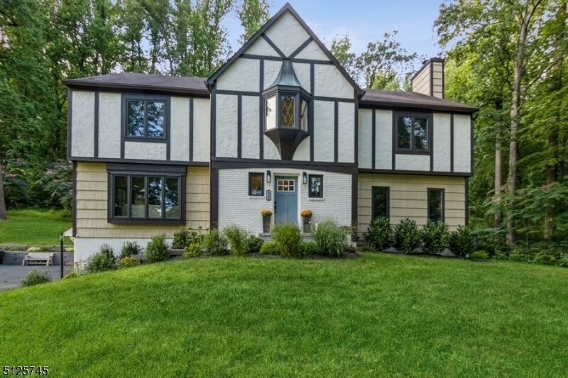 Property Photo:  635 Valley Rd  NJ 07069 