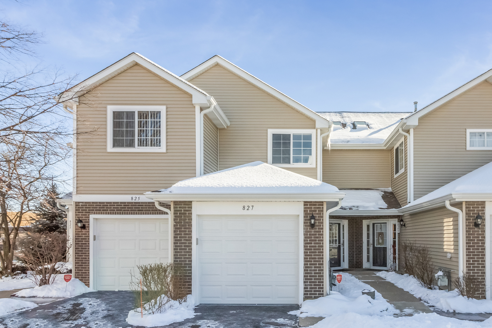 Property Photo: 827 Addison Avenue IL 60148