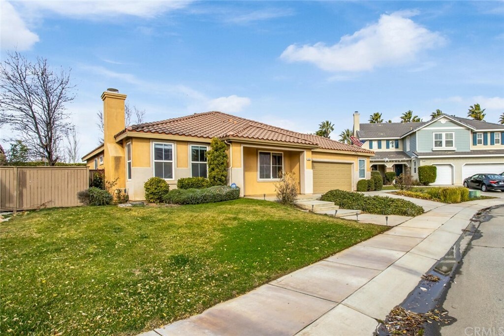 Property Photo:  1624 Moss Rose Way  CA 92223 